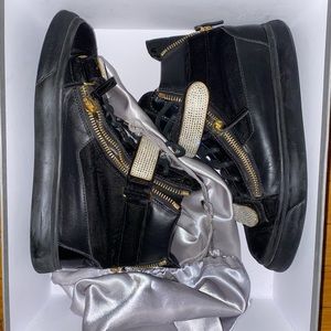 Guiseppe zanotti 100% authentic size 41